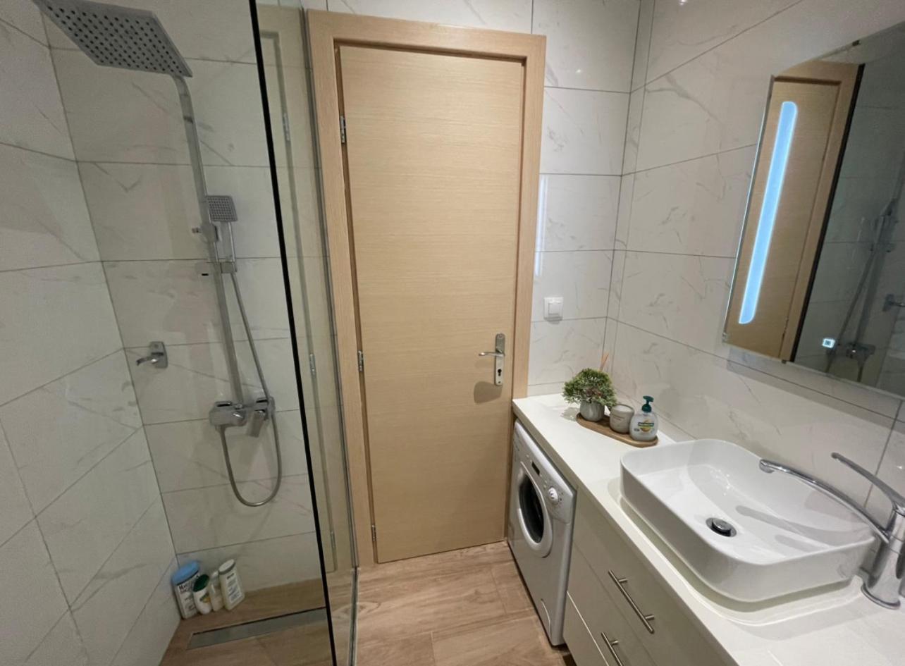 Agora Luxury 5 Apartment